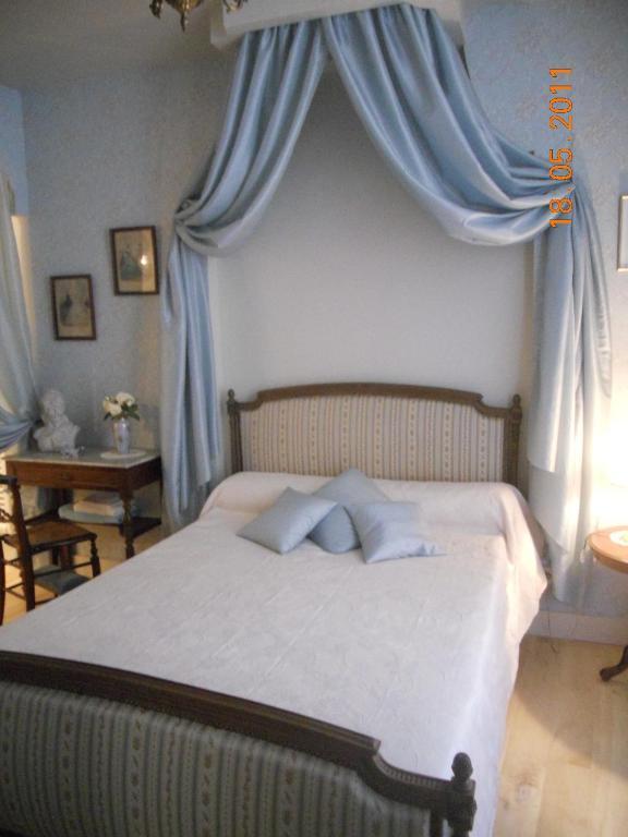Les Drapiers De Villenouvelle Montauban Habitación foto