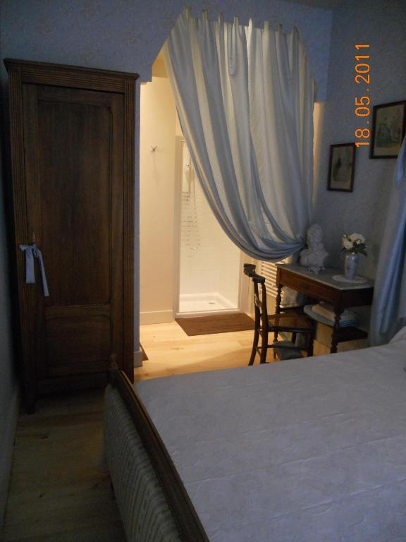Les Drapiers De Villenouvelle Montauban Habitación foto