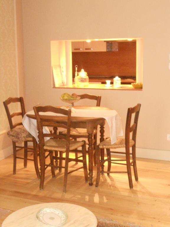 Les Drapiers De Villenouvelle Montauban Habitación foto