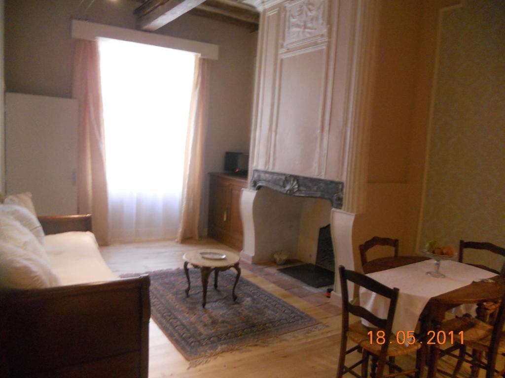 Les Drapiers De Villenouvelle Montauban Habitación foto