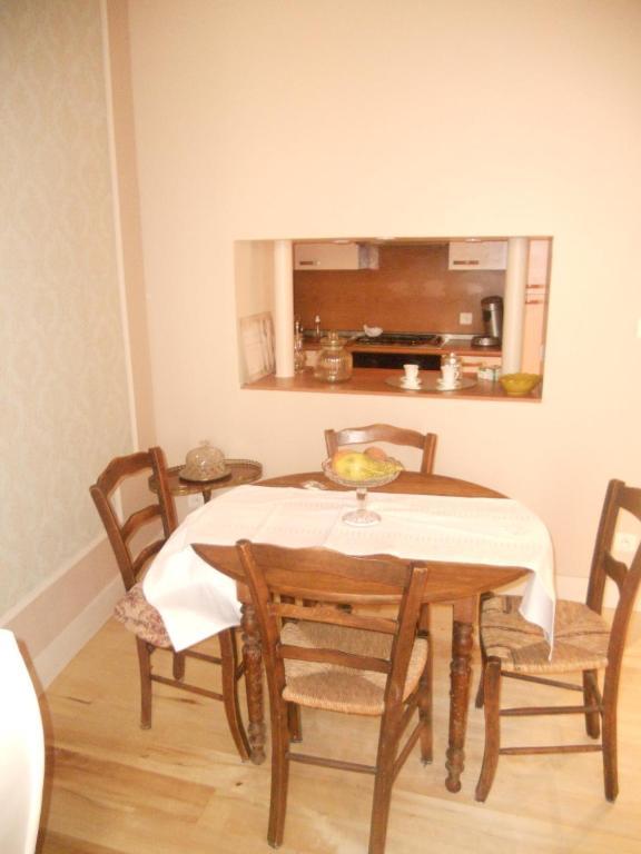 Les Drapiers De Villenouvelle Montauban Habitación foto